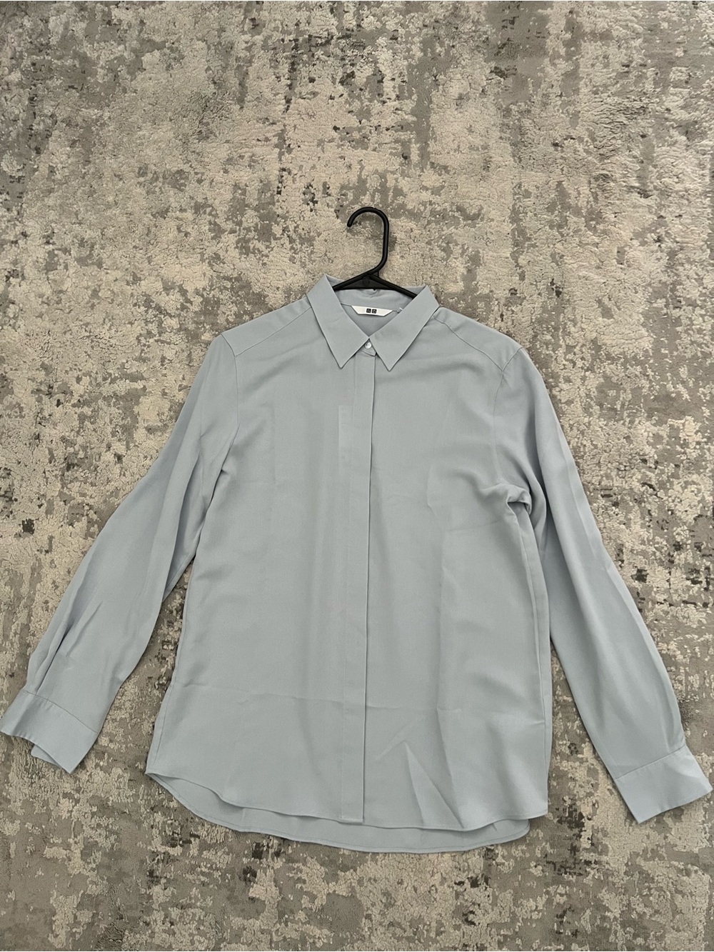 NWOT Uniqlo rayon button down shirt size M blue